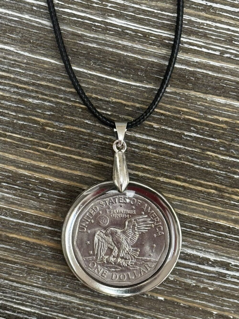 1979 US Susan B. Anthony Coin Pendant - Handcrafted Vintage Coin Resin Necklace - Picture 3 of 5